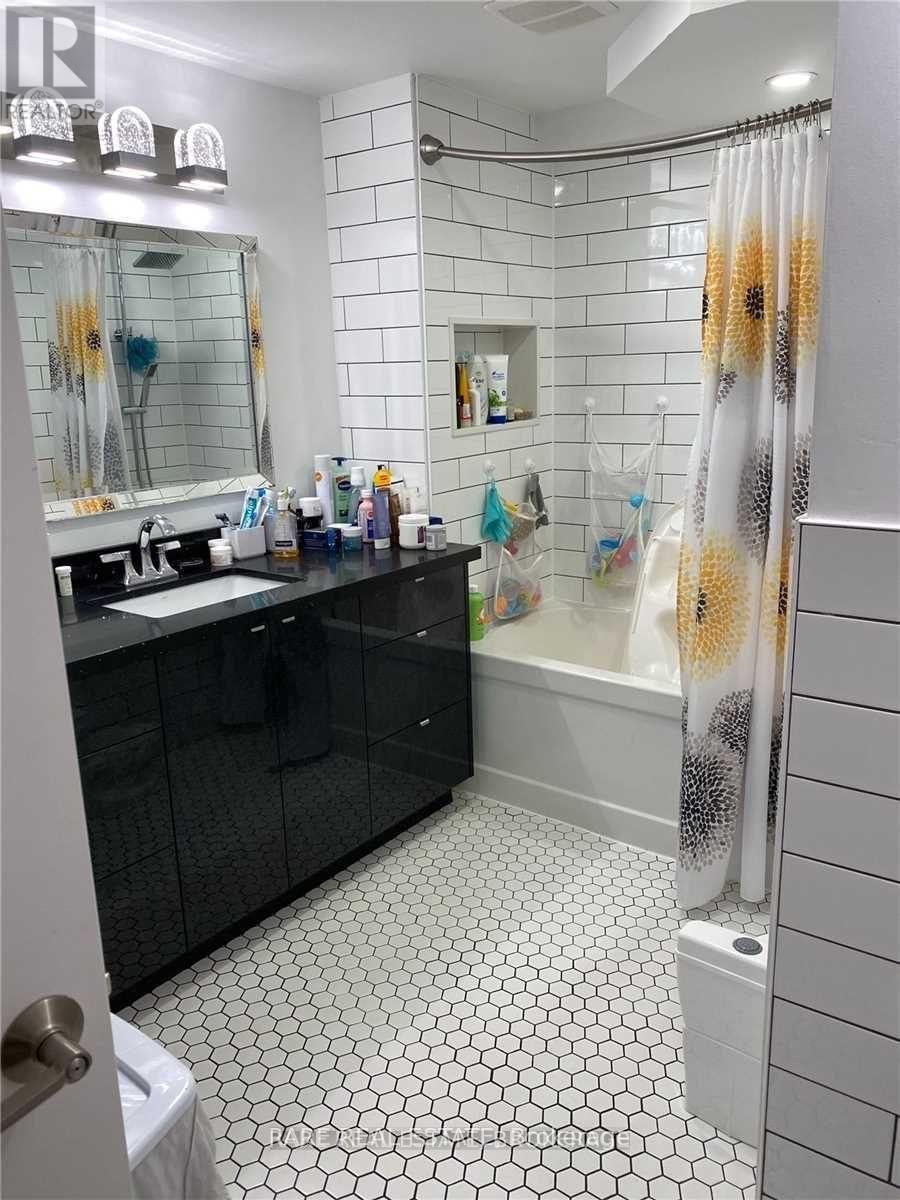 60 Patricia Drive, King, ON - Indoor Photo Showing Bathroom