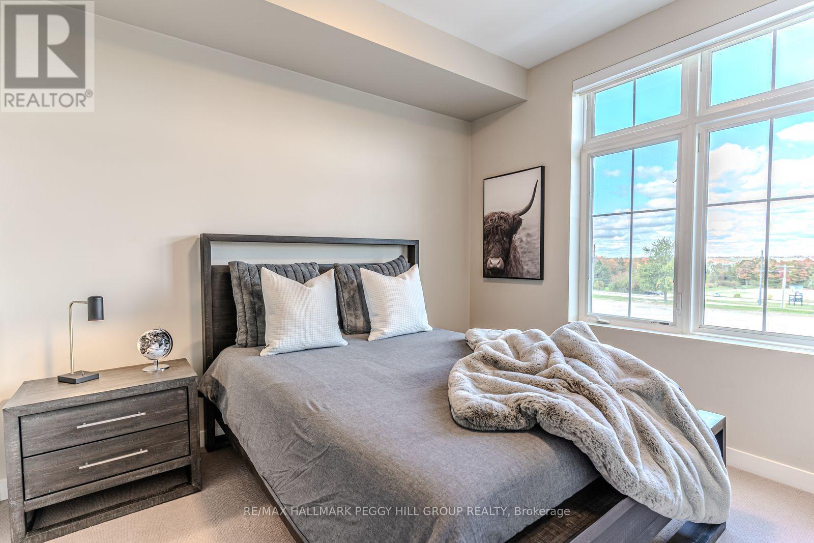 217 - 40 Horseshoe Boulevard, Oro-Medonte, ON - Indoor Photo Showing Bedroom