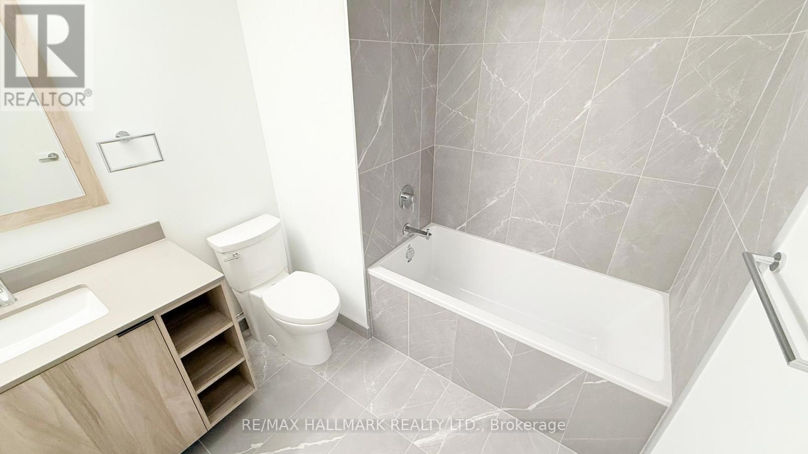 508 - 1037 The Queensway, Toronto, ON - Indoor Photo Showing Bathroom