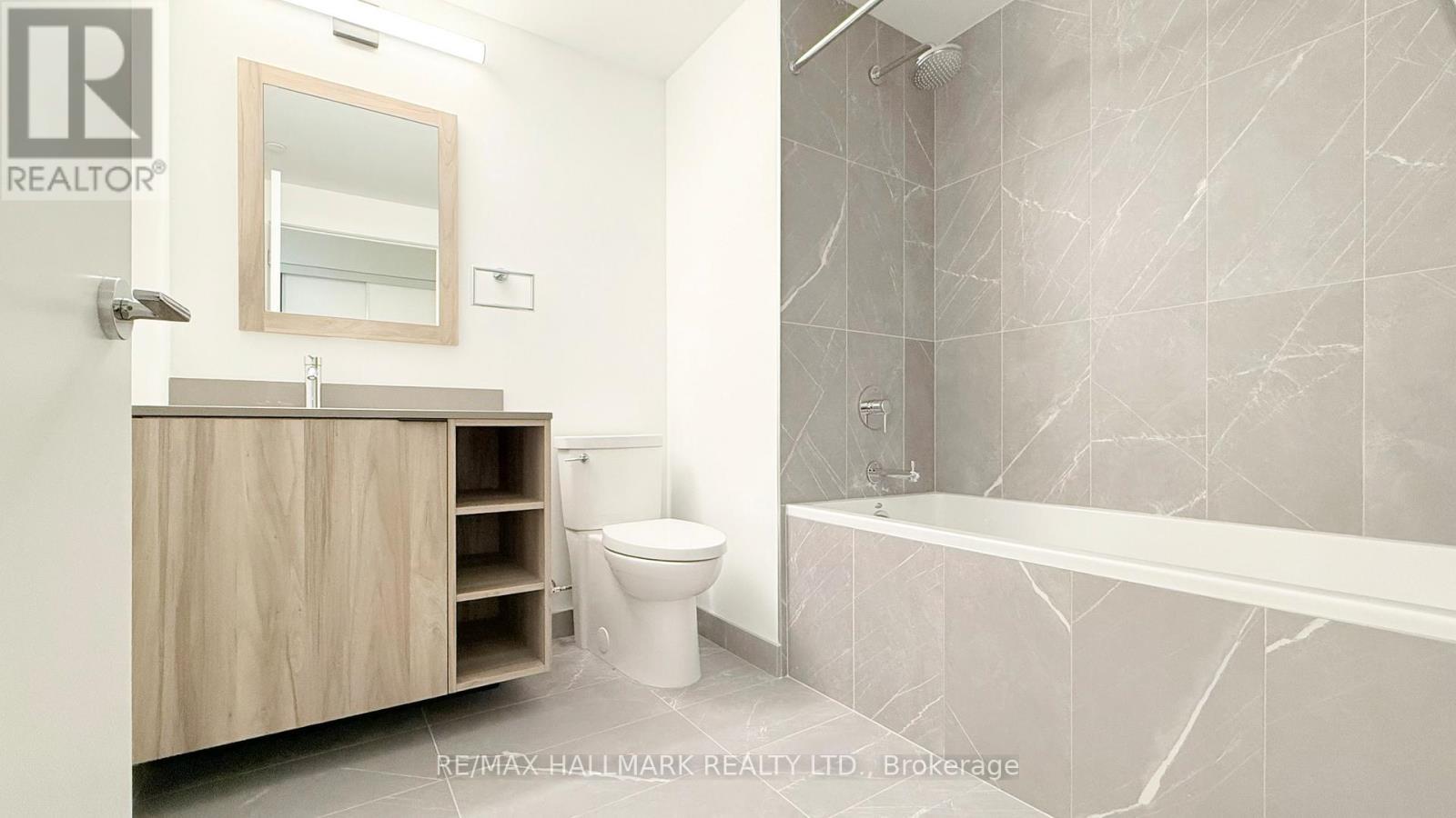 508 - 1037 The Queensway, Toronto, ON - Indoor Photo Showing Bathroom