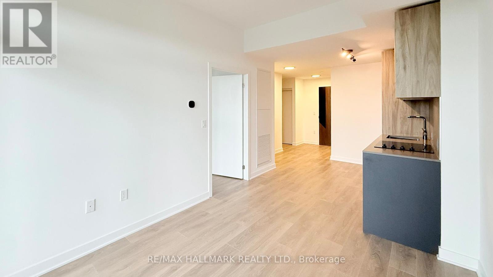 508 - 1037 The Queensway, Toronto, ON - Indoor Photo Showing Other Room