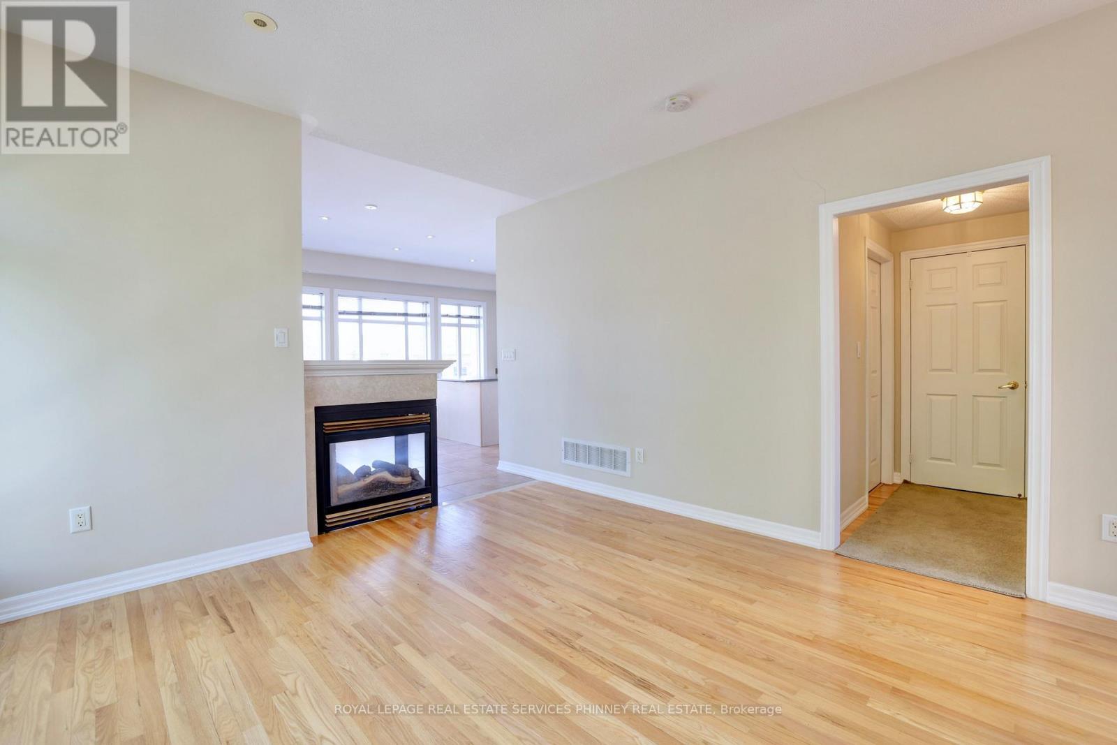 165 Lakeshore Road E, Mississauga, ON - Indoor With Fireplace