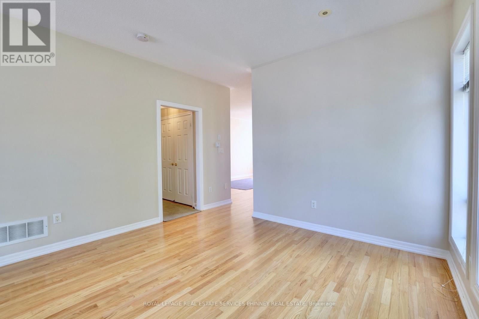 165 Lakeshore Road E, Mississauga, ON - Indoor Photo Showing Other Room