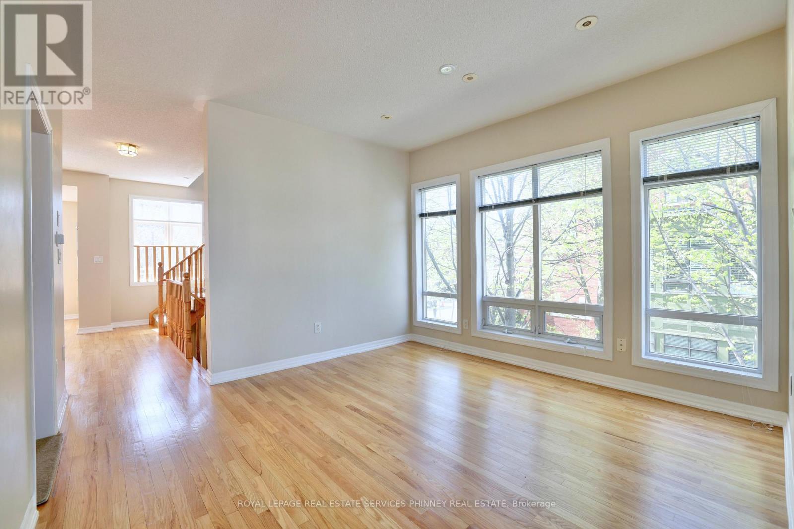 165 Lakeshore Road E, Mississauga, ON - Indoor Photo Showing Other Room