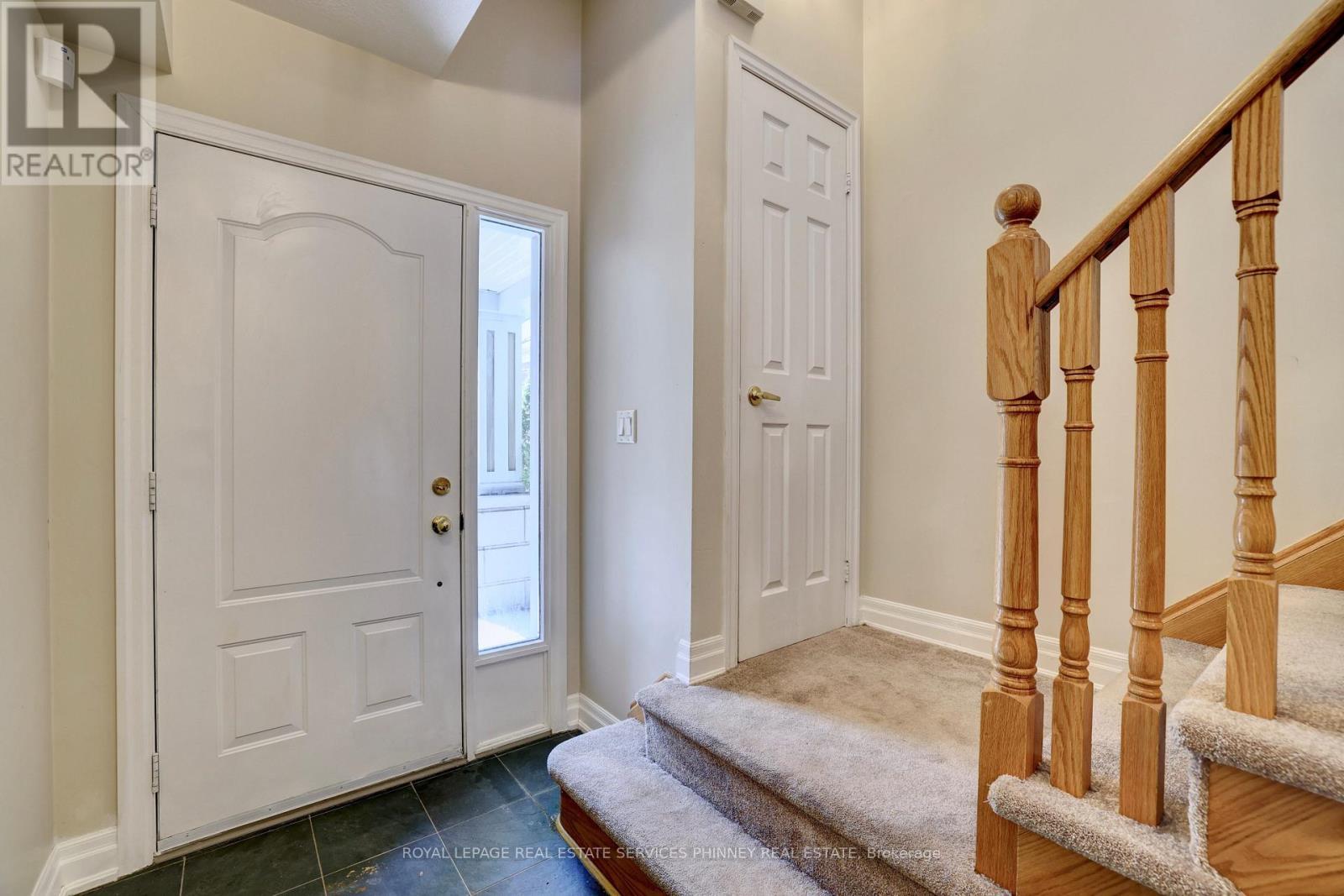 165 Lakeshore Road E, Mississauga, ON - Indoor Photo Showing Other Room