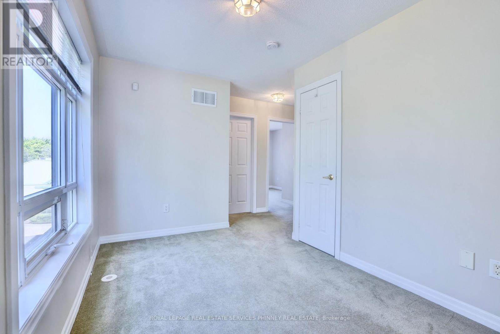 165 Lakeshore Road E, Mississauga, ON - Indoor Photo Showing Other Room