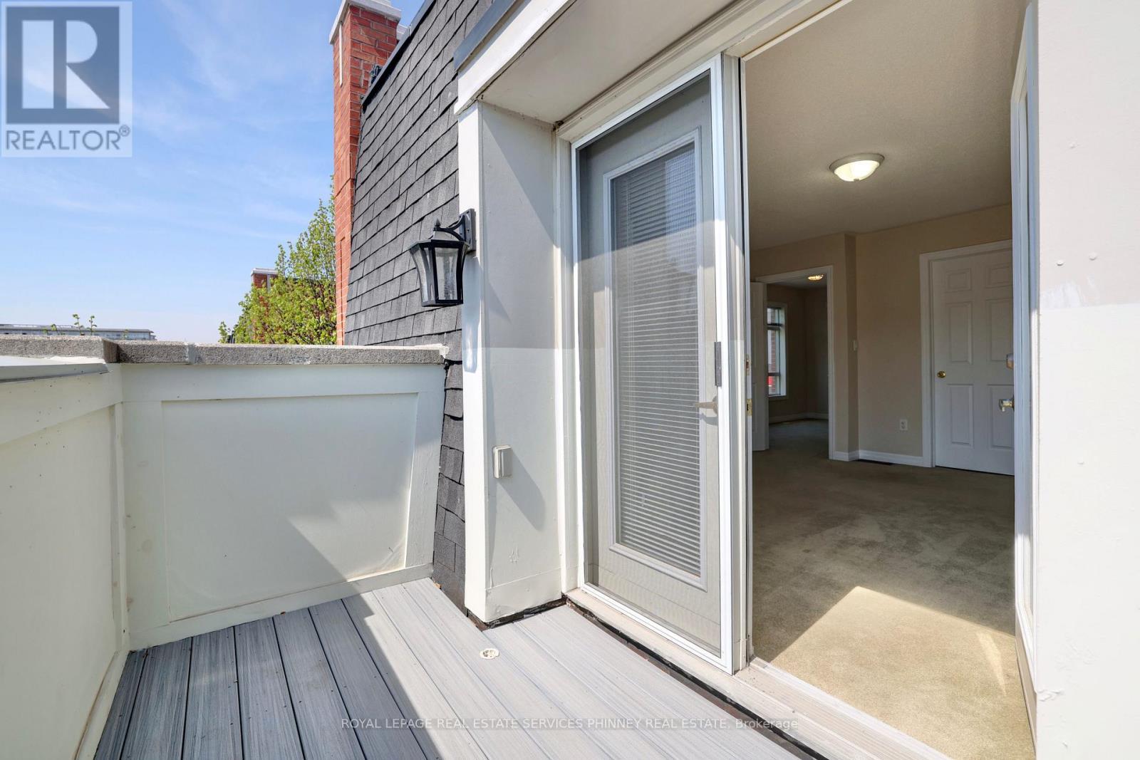 165 Lakeshore Road E, Mississauga, ON - Outdoor With Exterior