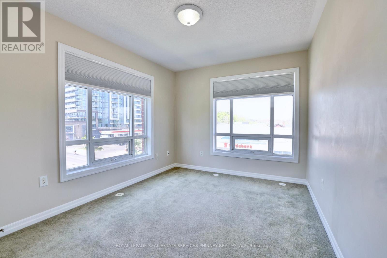 165 Lakeshore Road E, Mississauga, ON - Indoor Photo Showing Other Room