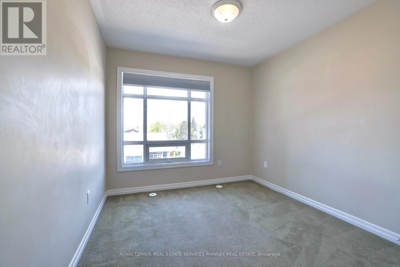 165 Lakeshore Road E, Mississauga, ON - Indoor Photo Showing Other Room
