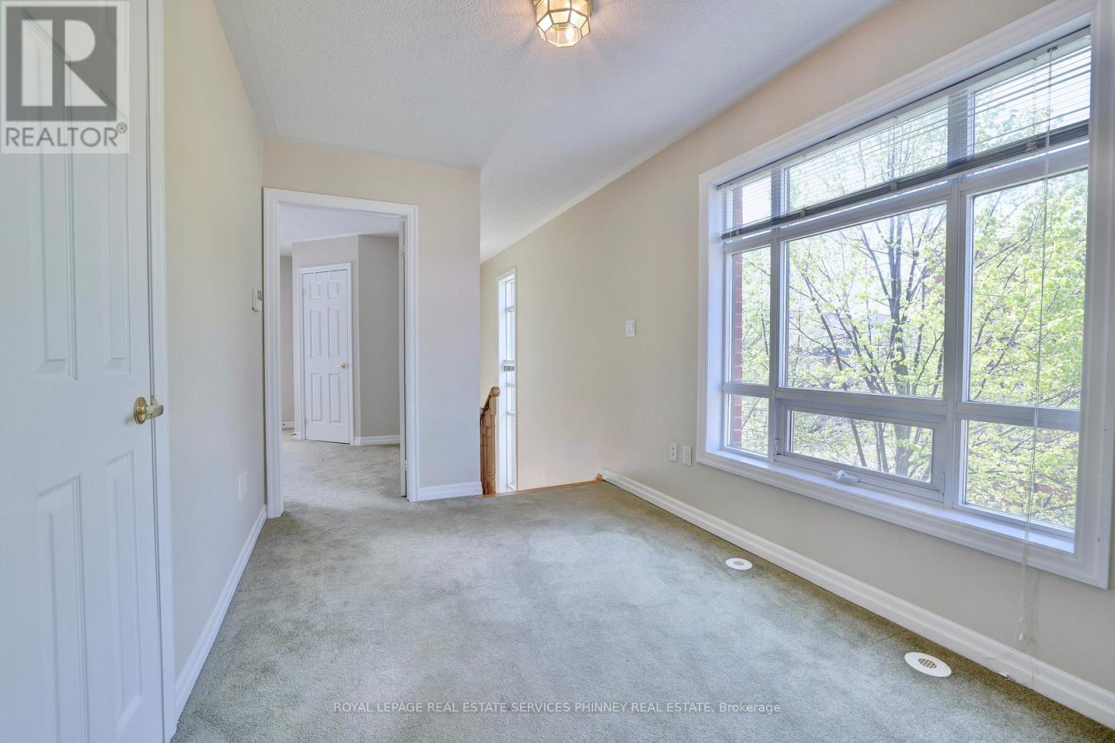 165 Lakeshore Road E, Mississauga, ON - Indoor Photo Showing Other Room