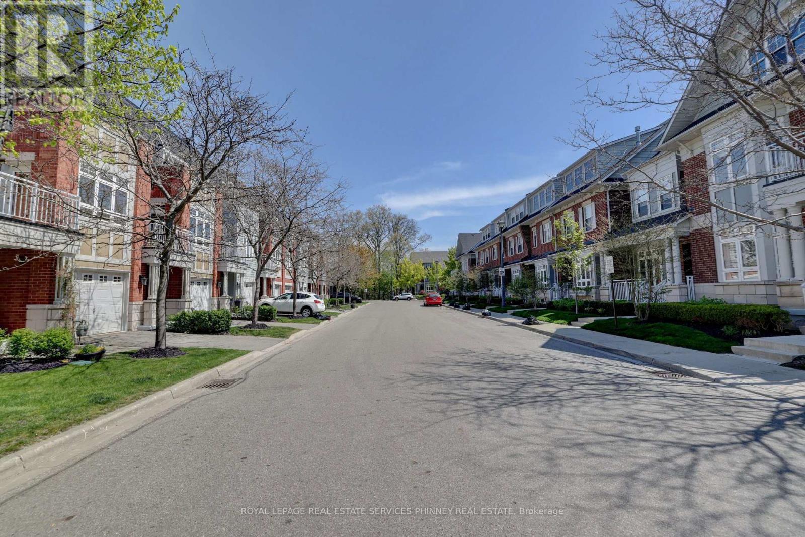 165 Lakeshore Road E, Mississauga, ON - Outdoor With Facade