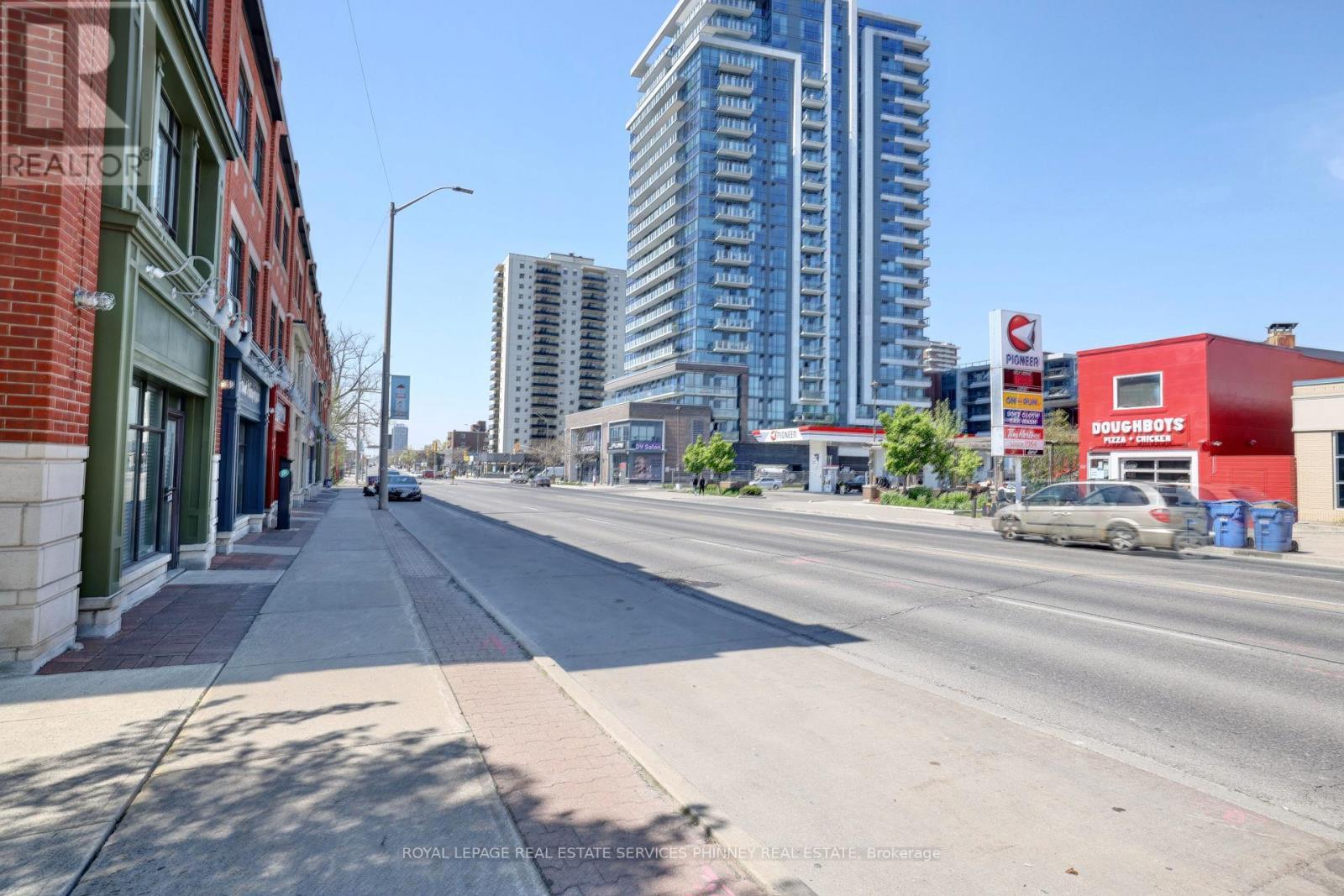 165 Lakeshore Road E, Mississauga, ON - Outdoor With Facade