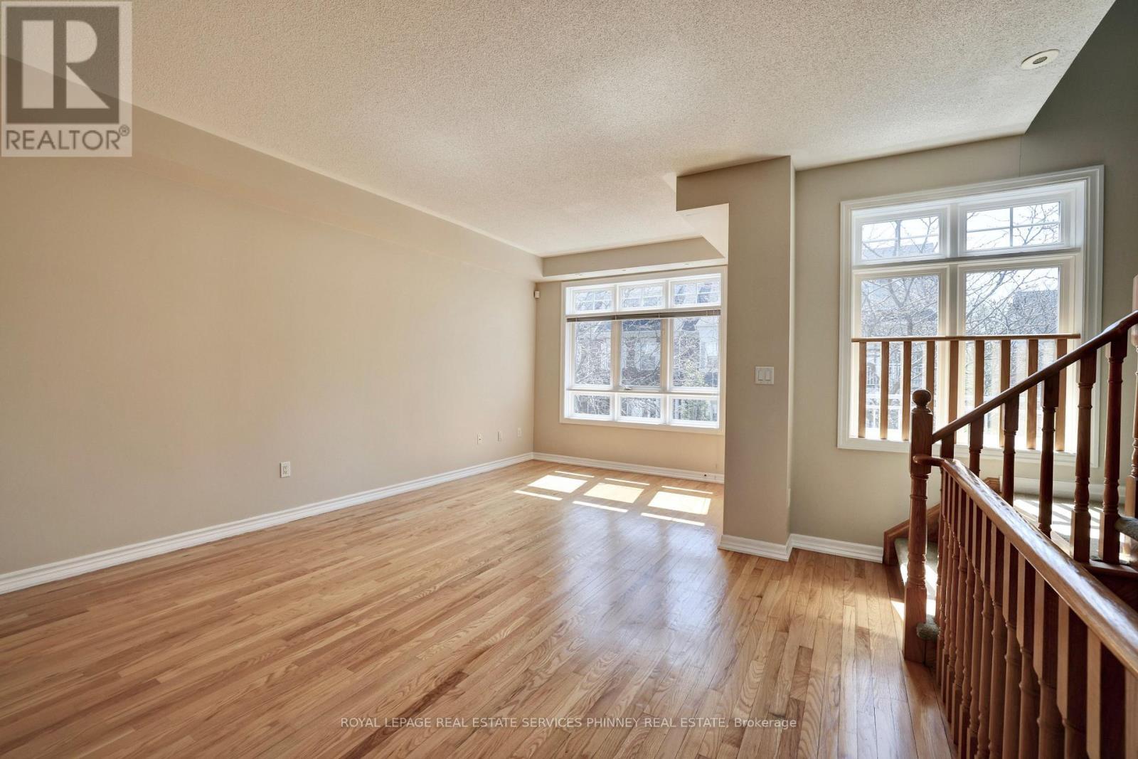 165 Lakeshore Road E, Mississauga, ON - Indoor Photo Showing Other Room