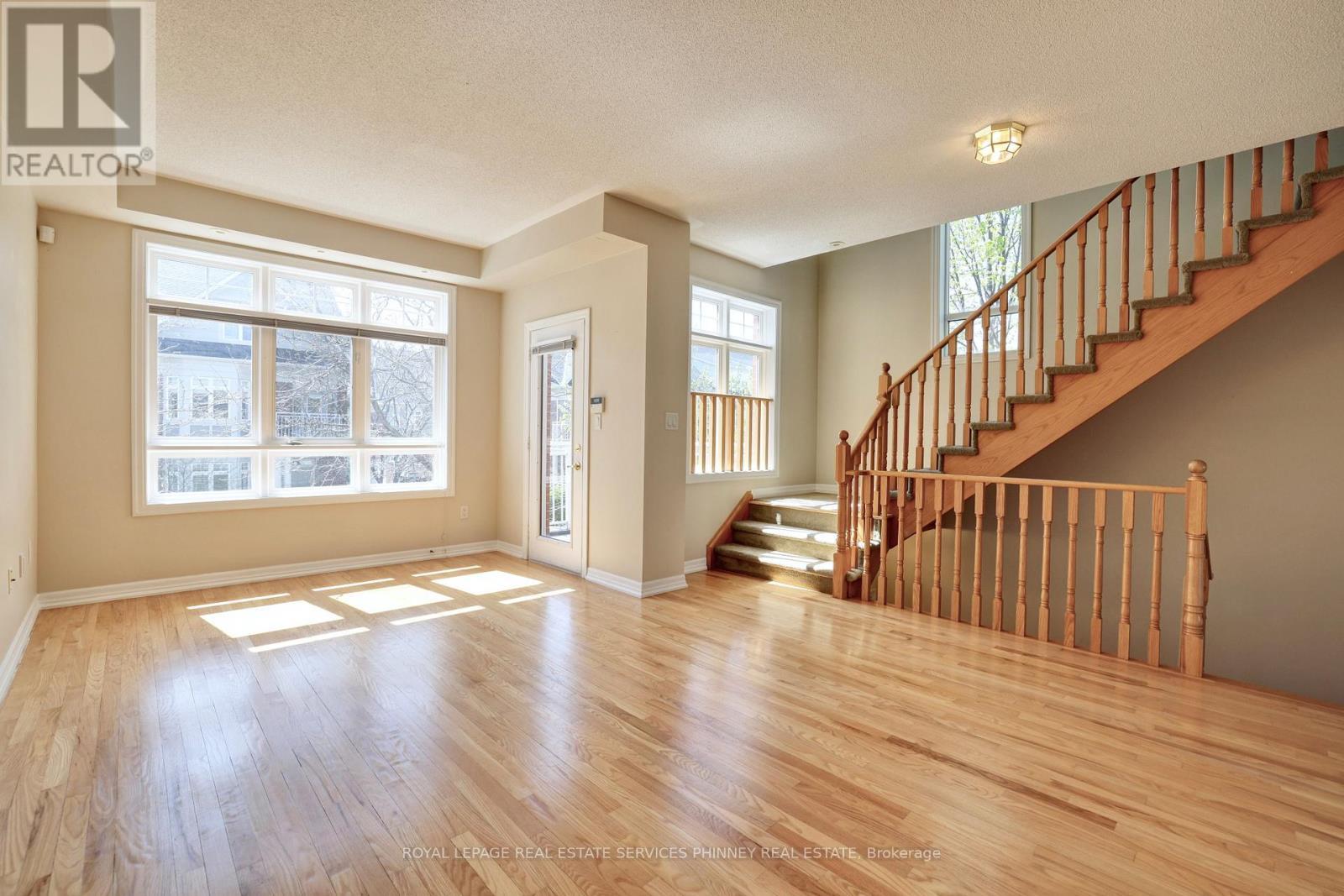 165 Lakeshore Road E, Mississauga, ON - Indoor Photo Showing Other Room