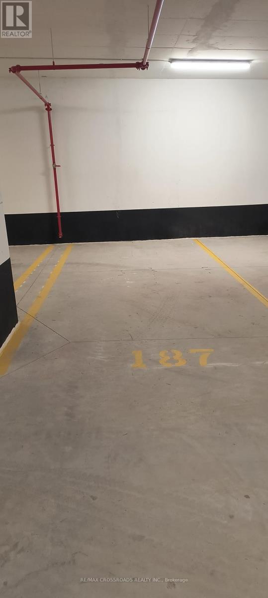 804 - 1007 The Queensway, Toronto, ON - Indoor Photo Showing Other Room