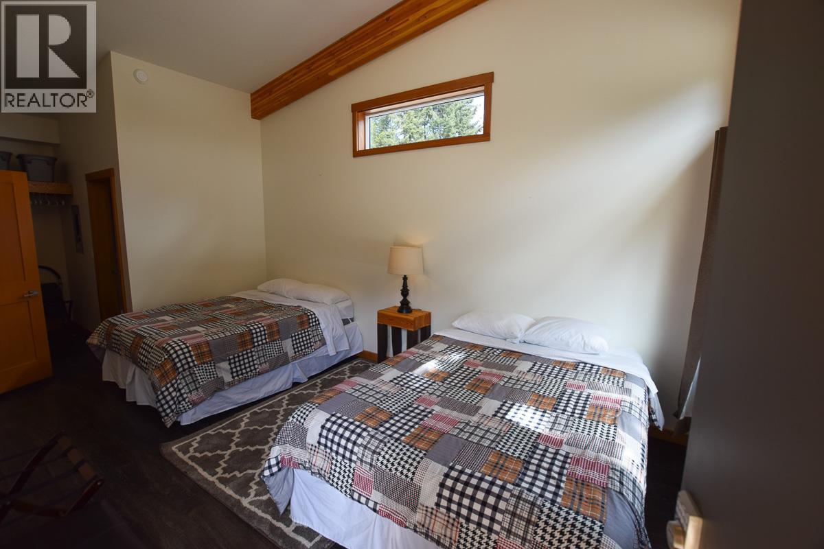 423 Highway 6 Highway, Cherryville, BC