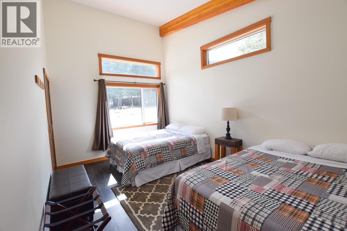 423 Highway 6 Highway, Cherryville, BC