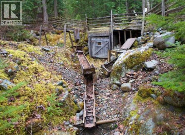 423 Highway 6 Highway, Cherryville, BC