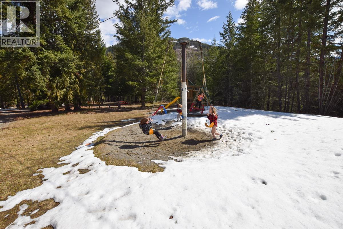 423 Highway 6 Highway, Cherryville, BC