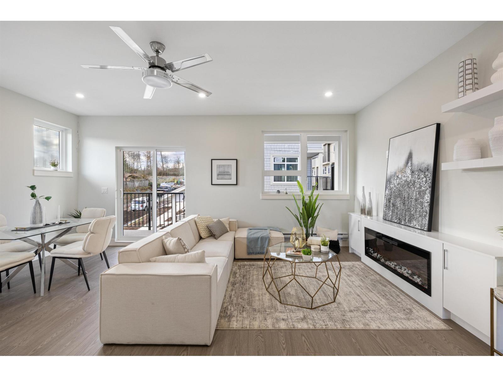 2 14391 61A Avenue, Surrey, BC - Indoor Photo Showing Other Room With Fireplace