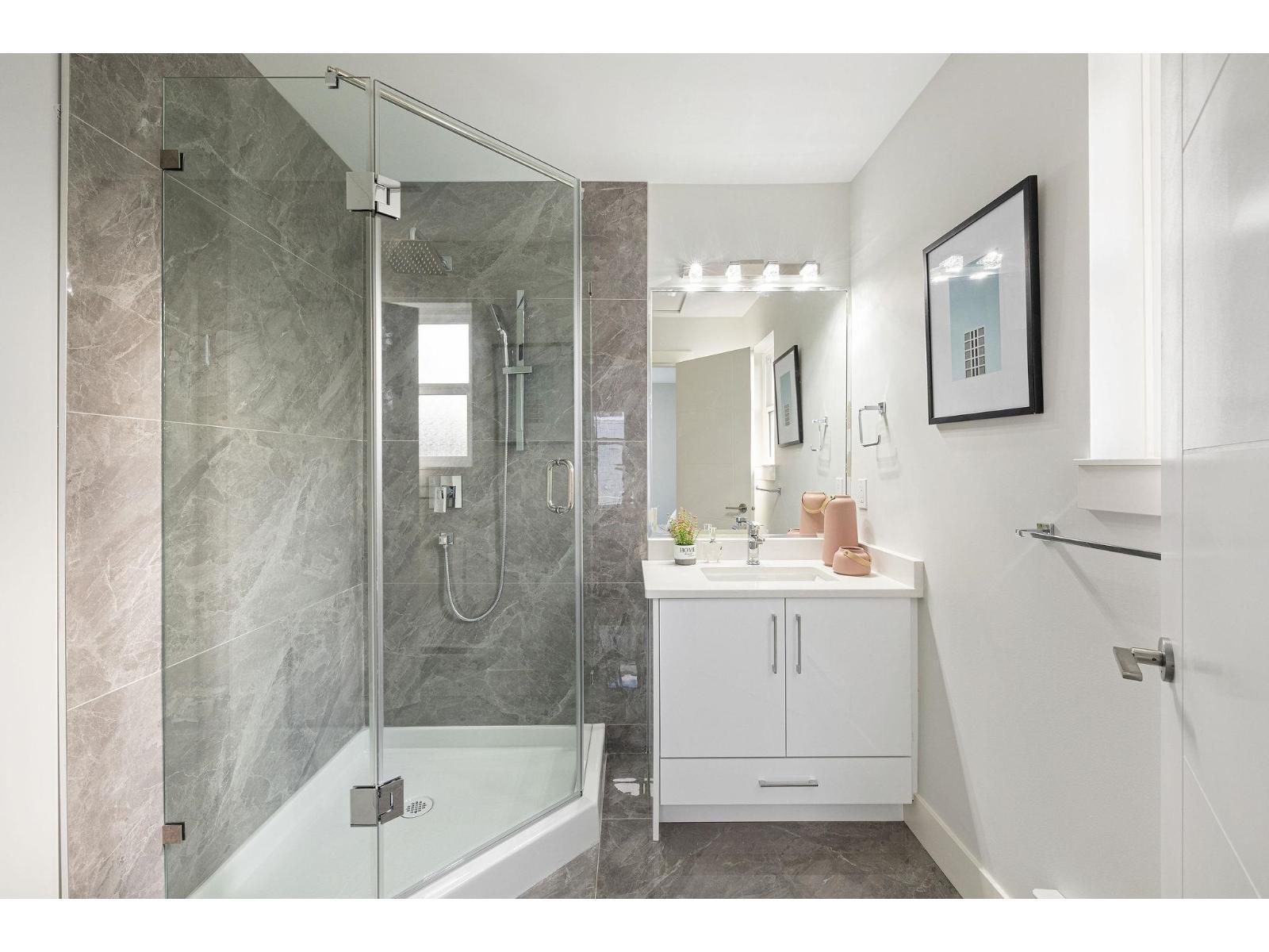 2 14391 61A Avenue, Surrey, BC - Indoor Photo Showing Bathroom