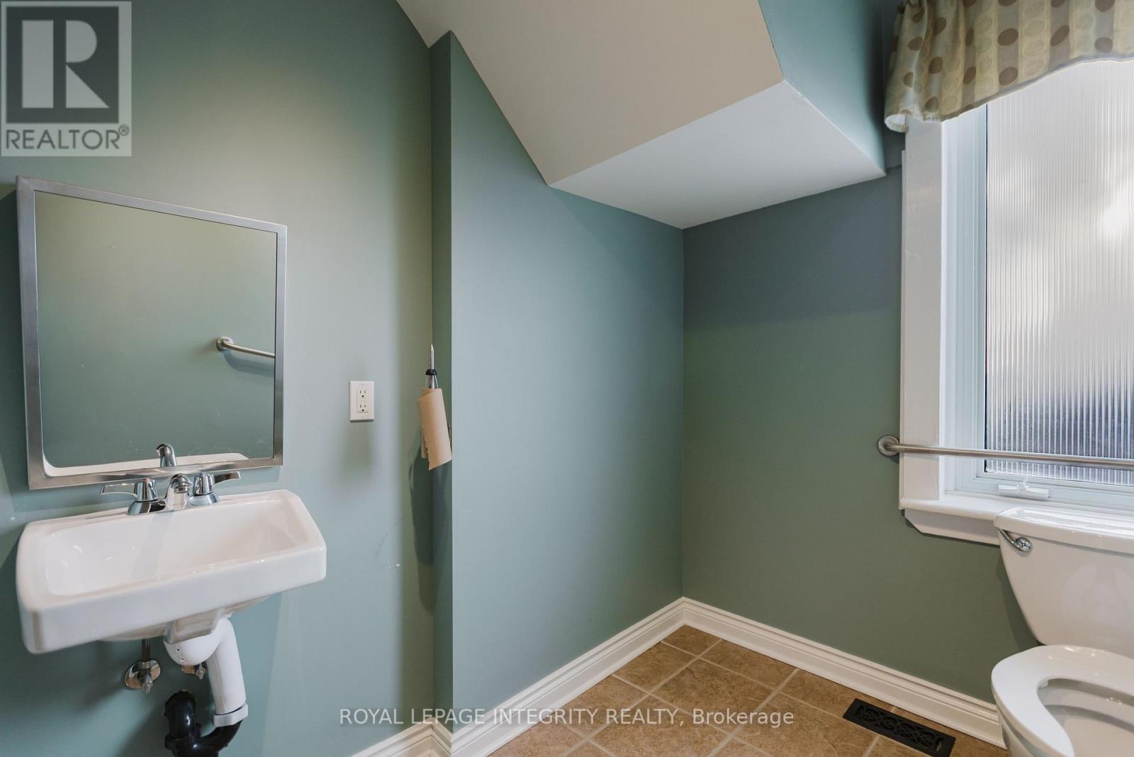 1538 Stittsville Main Street, Ottawa, ON