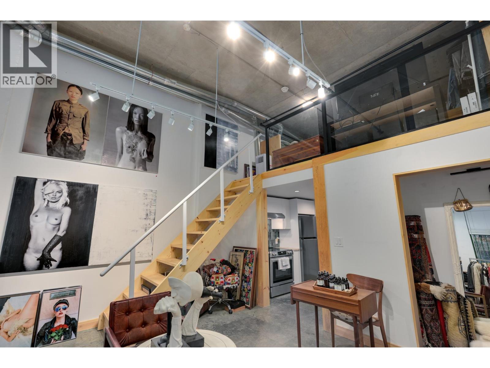 160 1 E Cordova Street, Vancouver, BC - Indoor Photo Showing Other Room