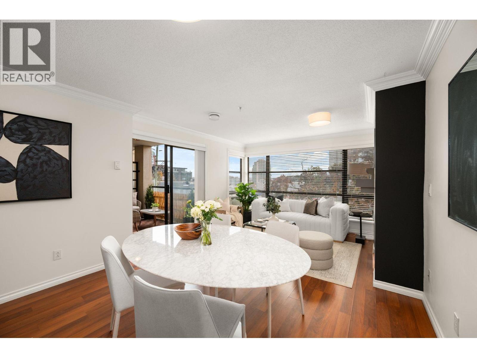 301 124 W 3Rd Street, North Vancouver, BC - Indoor Photo Showing Dining Room