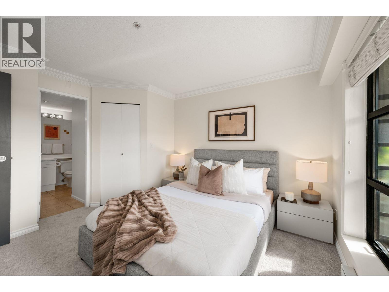 301 124 W 3Rd Street, North Vancouver, BC - Indoor Photo Showing Bedroom