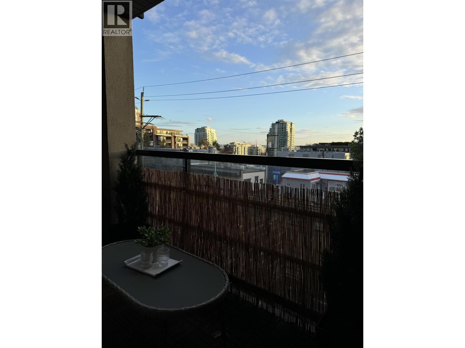 301 124 W 3Rd Street, North Vancouver, BC -