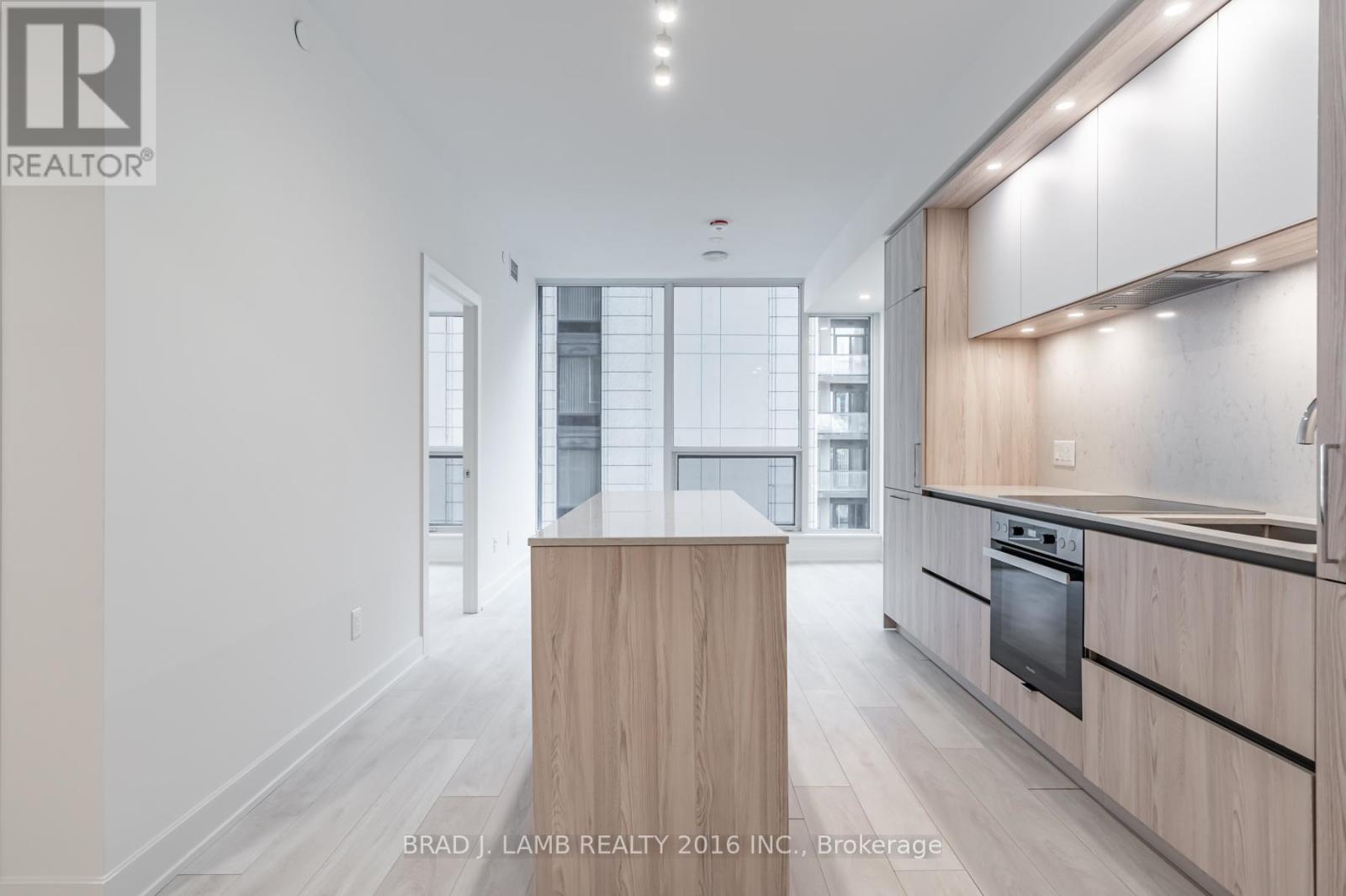1307 - 15 Mercer Street, Toronto, ON - Indoor Photo Showing Kitchen