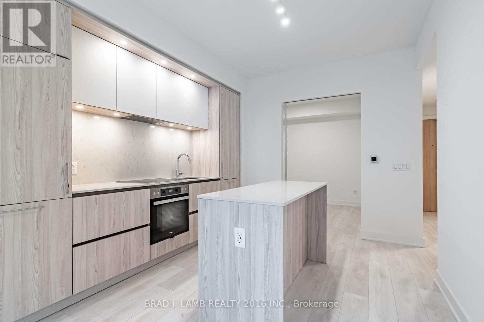 1307 - 15 Mercer Street, Toronto, ON - Indoor Photo Showing Kitchen