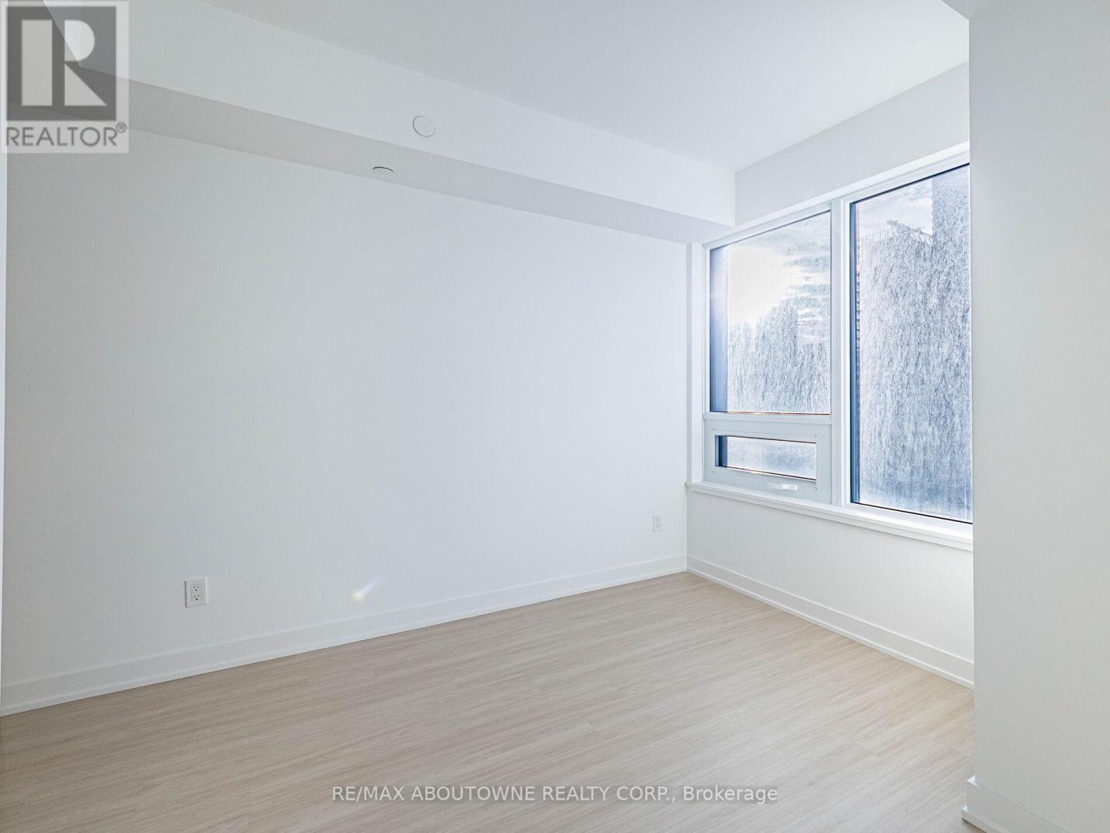 1116 - 8 Wellesley Street W, Toronto, ON - Indoor Photo Showing Other Room