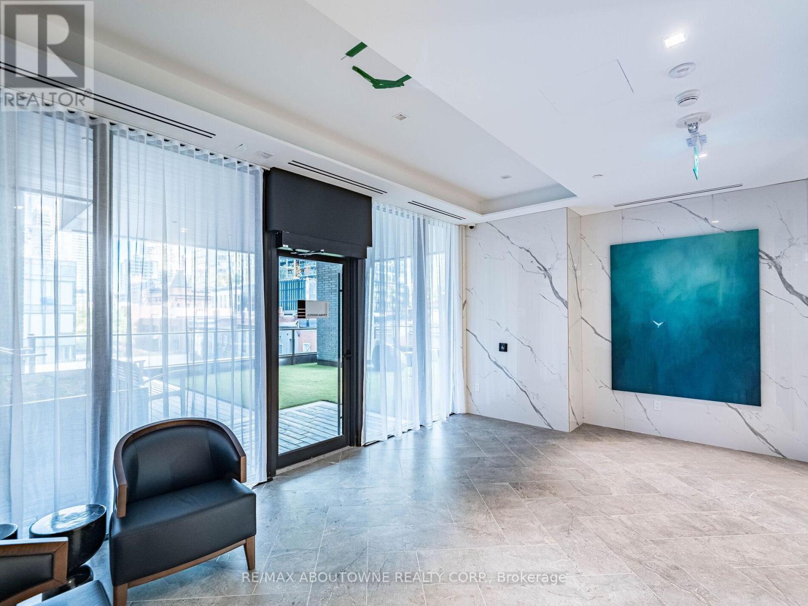 1116 - 8 Wellesley Street W, Toronto, ON - Indoor Photo Showing Other Room