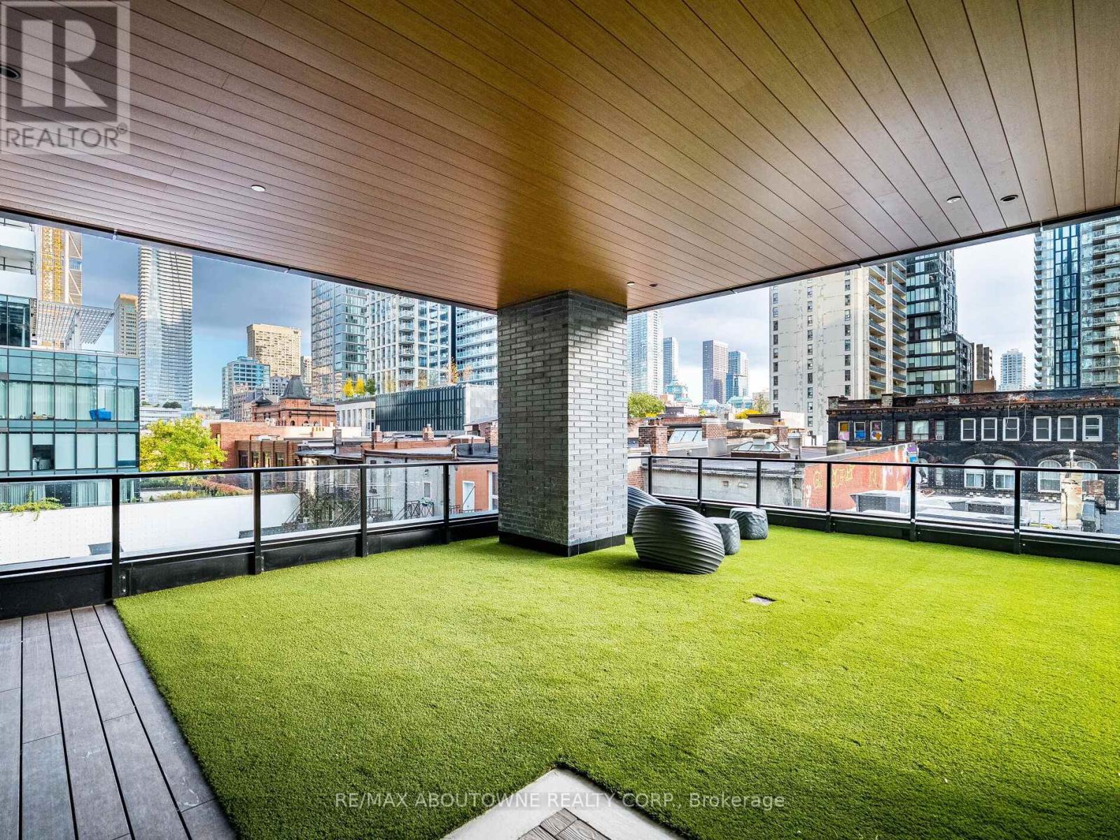 1116 - 8 Wellesley Street W, Toronto, ON - Outdoor With Deck Patio Veranda