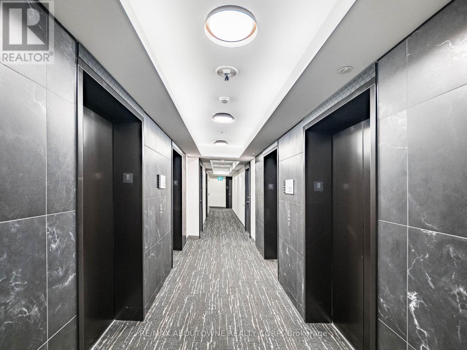 1116 - 8 Wellesley Street W, Toronto, ON - Indoor Photo Showing Other Room