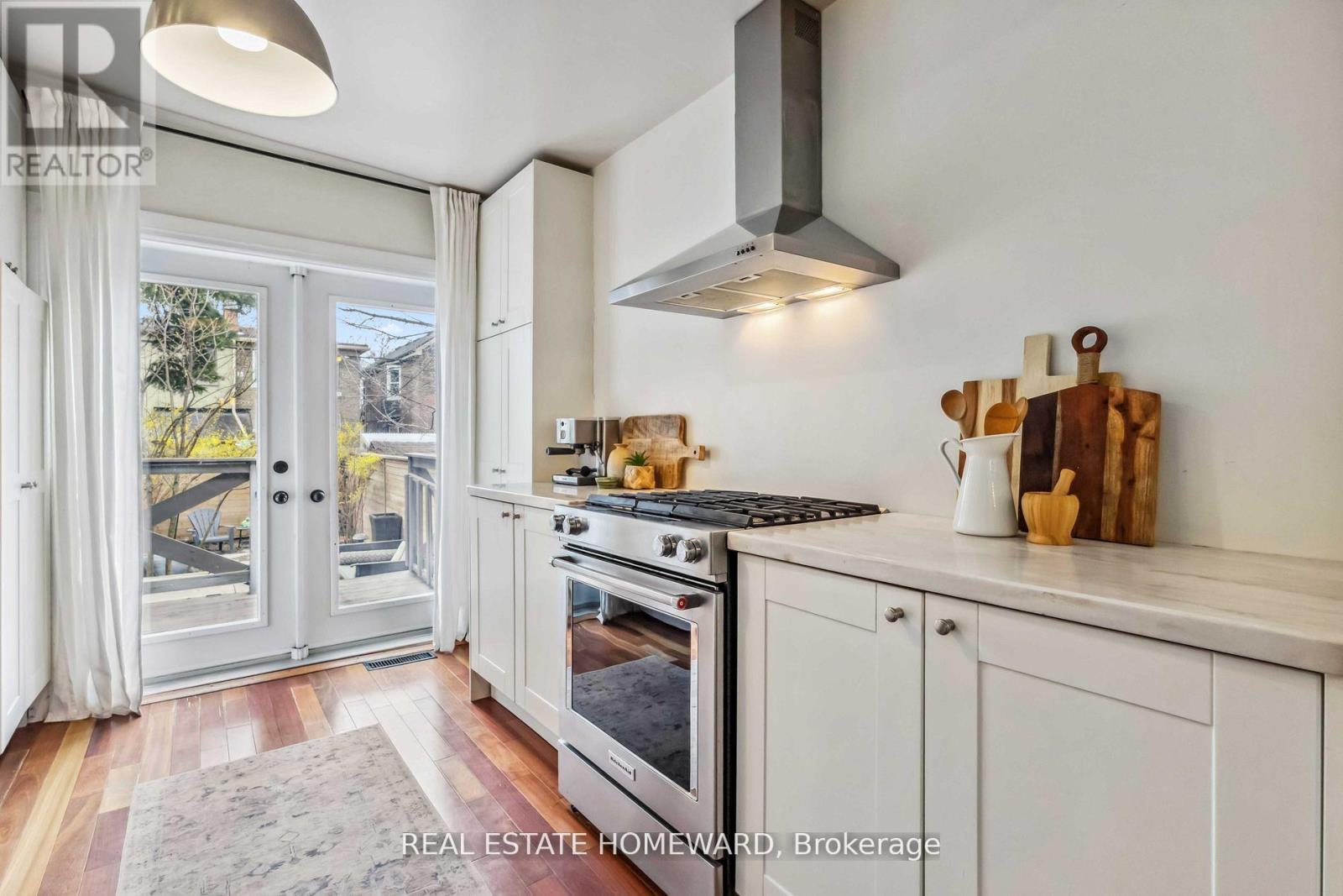 7 Norway Avenue, Toronto, ON - Indoor Photo Showing Kitchen