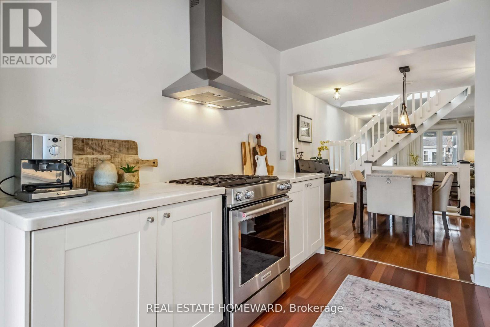 7 Norway Avenue, Toronto, ON - Indoor Photo Showing Kitchen With Upgraded Kitchen