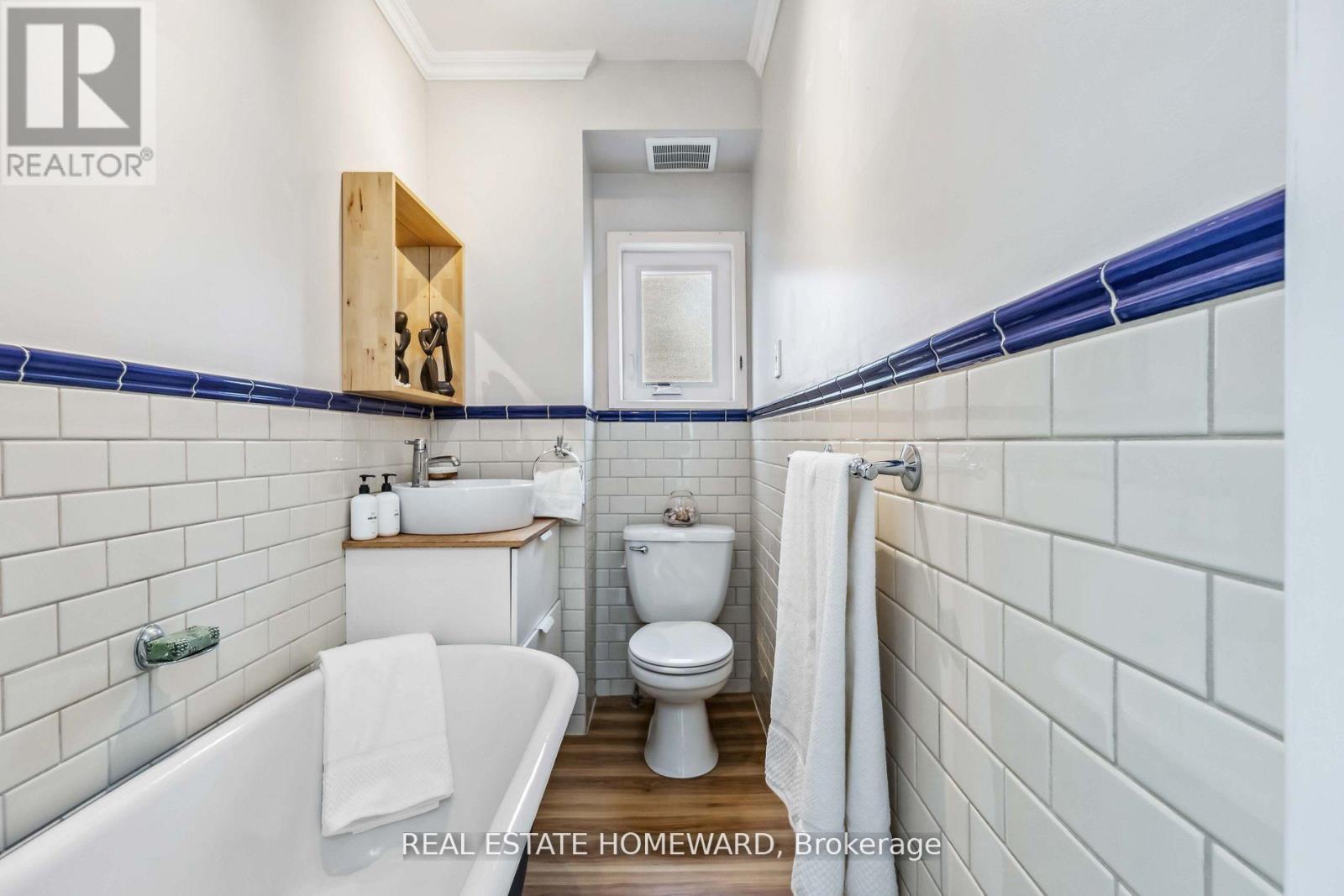 7 Norway Avenue, Toronto, ON - Indoor Photo Showing Bathroom