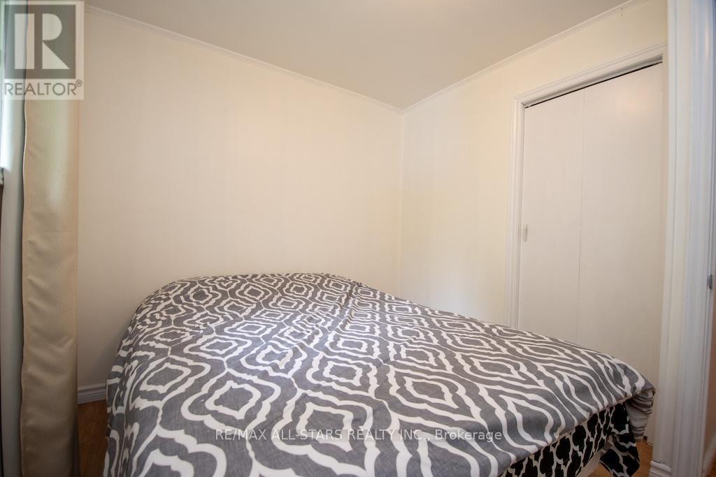 31 Morrison Street, Kawartha Lakes (Laxton/Digby/Longford), ON - Indoor Photo Showing Bedroom