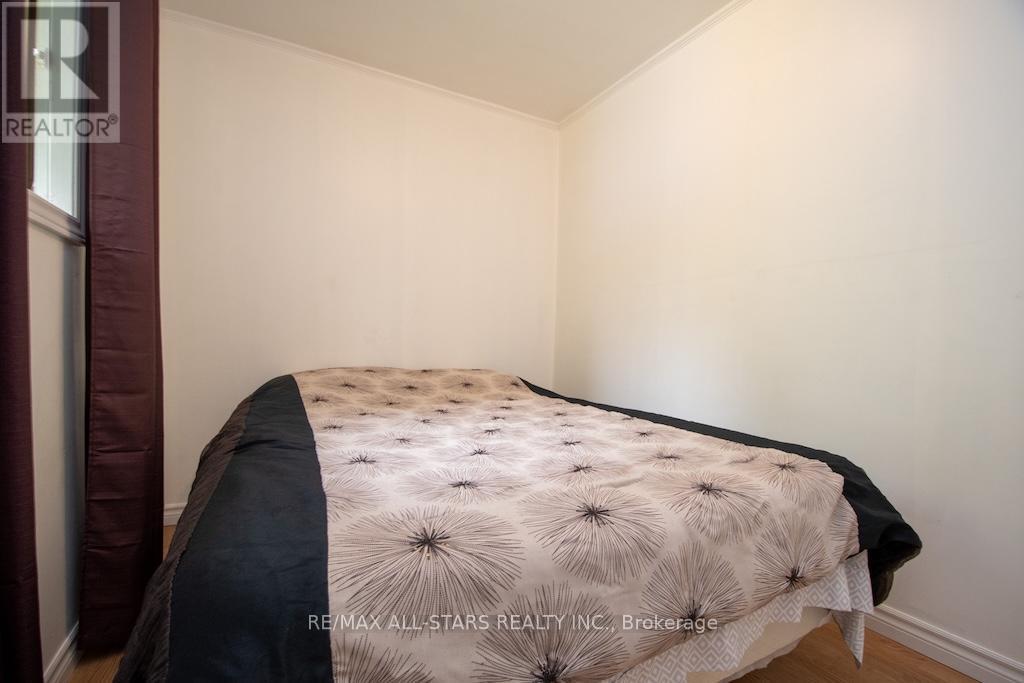 31 Morrison Street, Kawartha Lakes (Laxton/Digby/Longford), ON - Indoor Photo Showing Bedroom