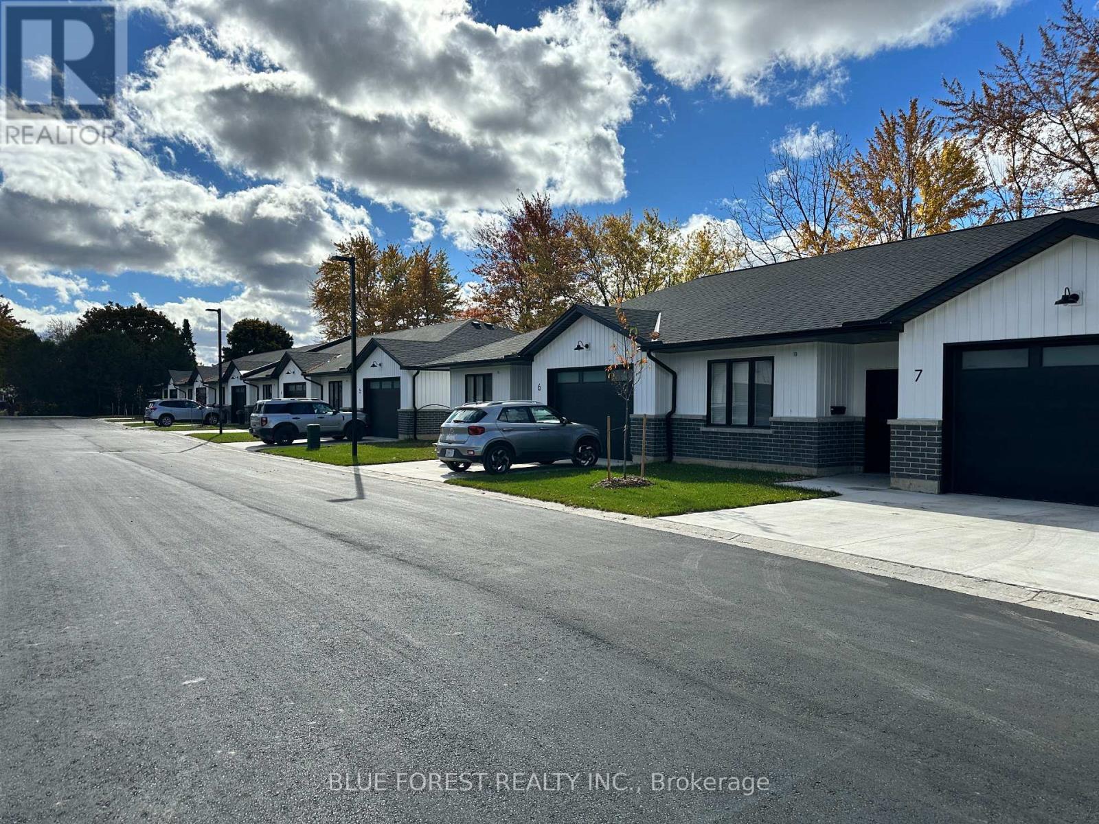 9 - 282 Main Street, Southwest Middlesex (Glencoe), ON - Outdoor With Facade
