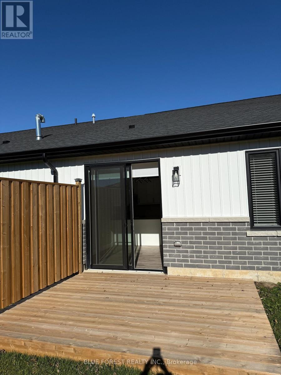 Back deck - 9 - 282 Main Street, Southwest Middlesex (Glencoe), ON - Outdoor With Exterior