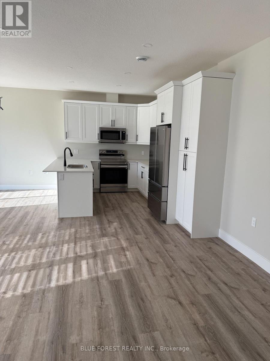 Open concept kitchen - 9 - 282 Main Street, Southwest Middlesex (Glencoe), ON - Indoor Photo Showing Kitchen