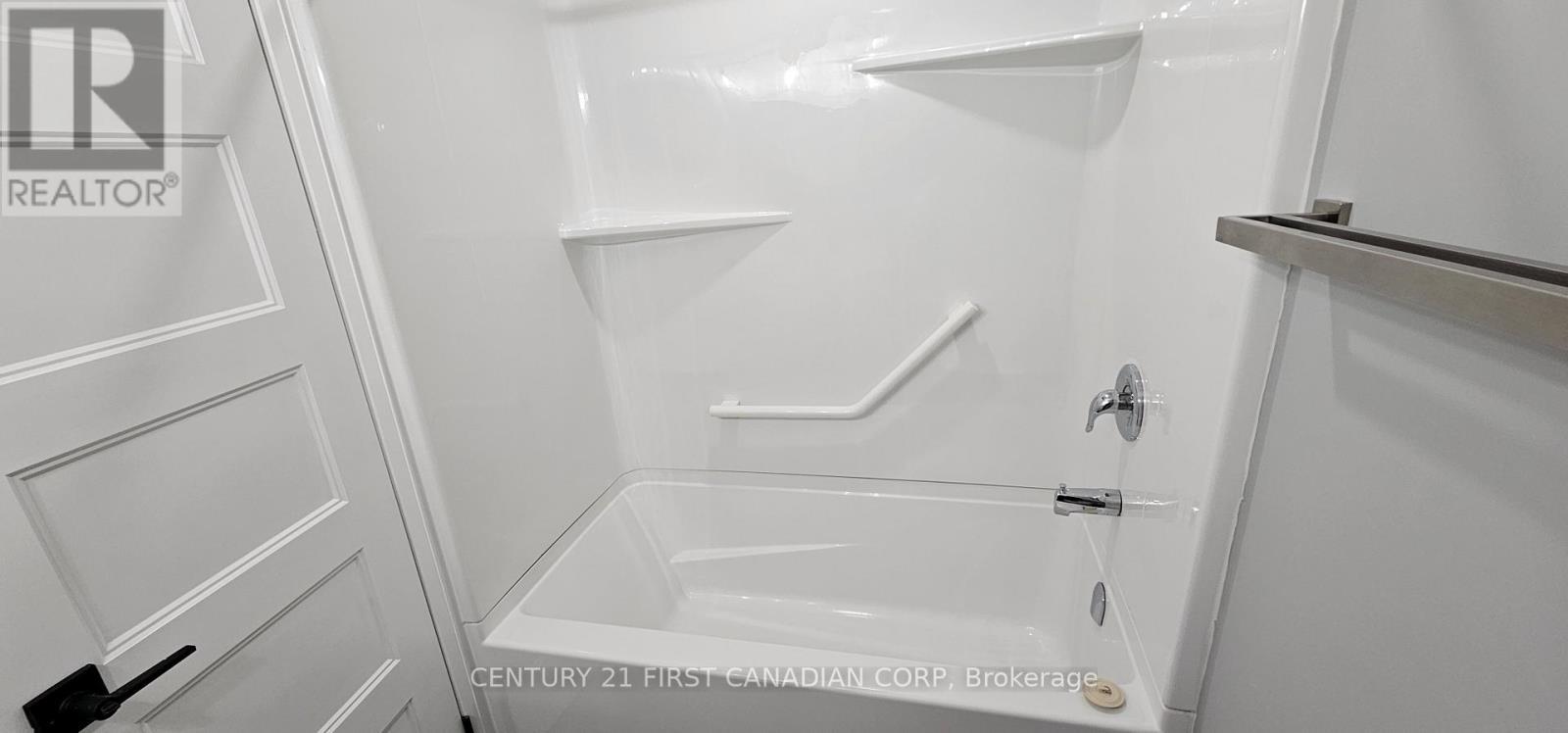 1005 Lanark Place, Sarnia, ON - Indoor