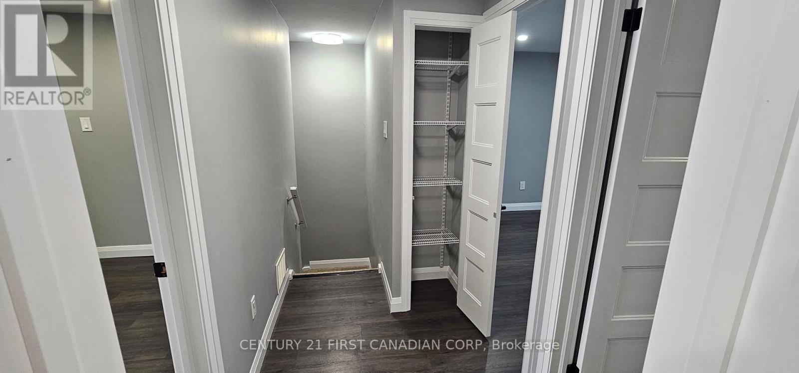 1005 Lanark Place, Sarnia, ON - Indoor