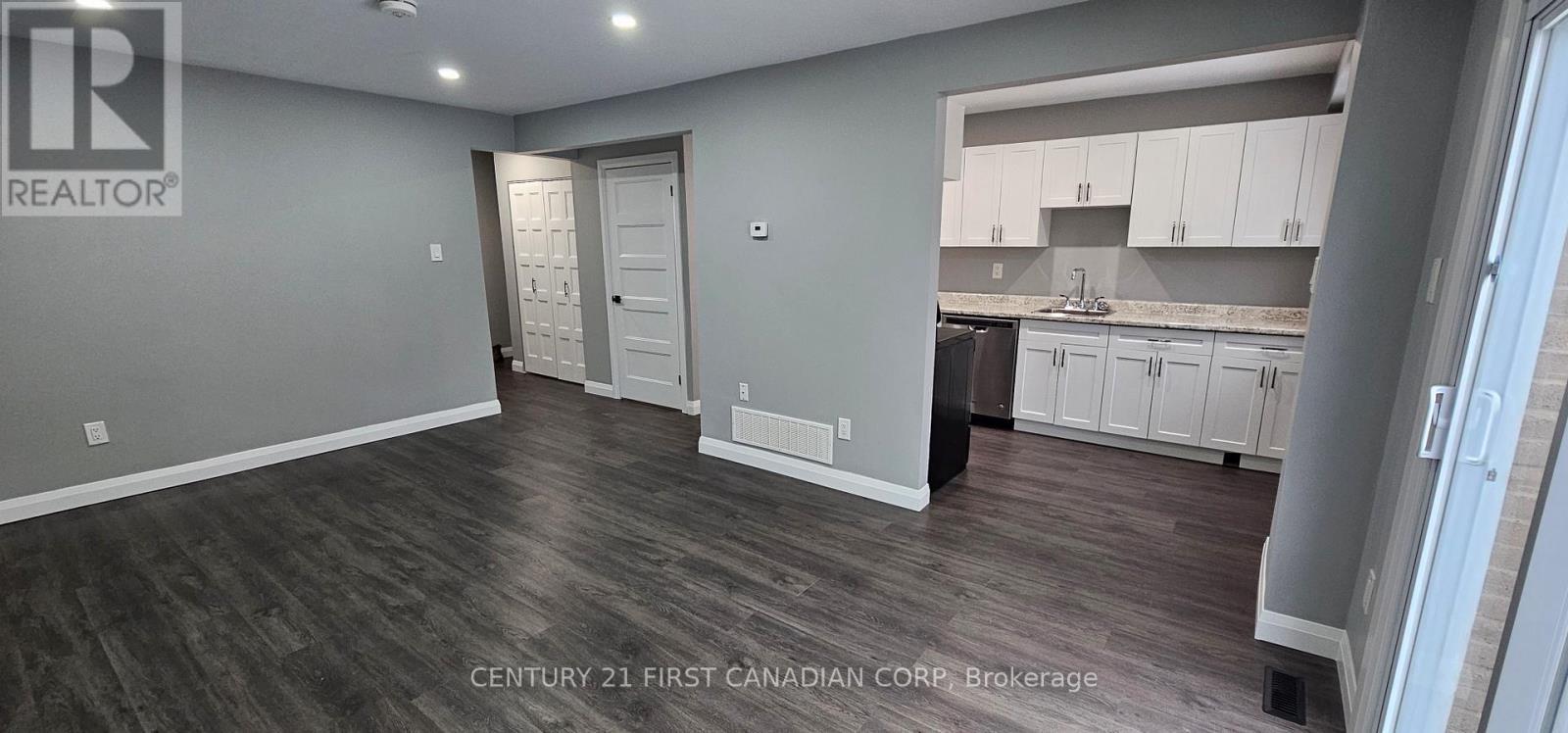 1005 Lanark Place, Sarnia, ON - Indoor