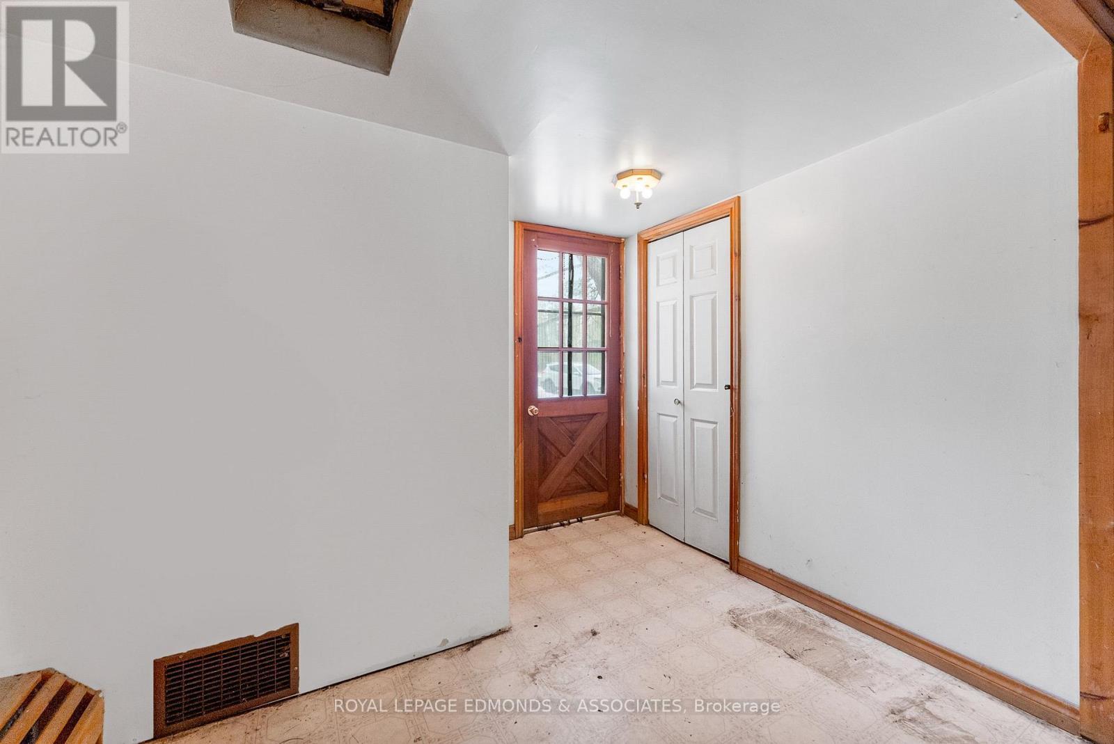 2815 Round Lake Road, Killaloe, Hagarty And Richards, ON - Indoor Photo Showing Other Room