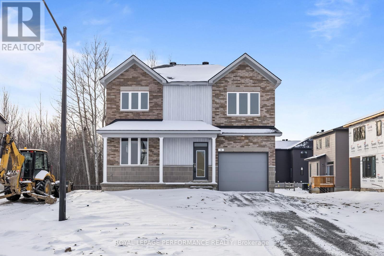 10 Academie Street, Russell, ON - Outdoor With Facade