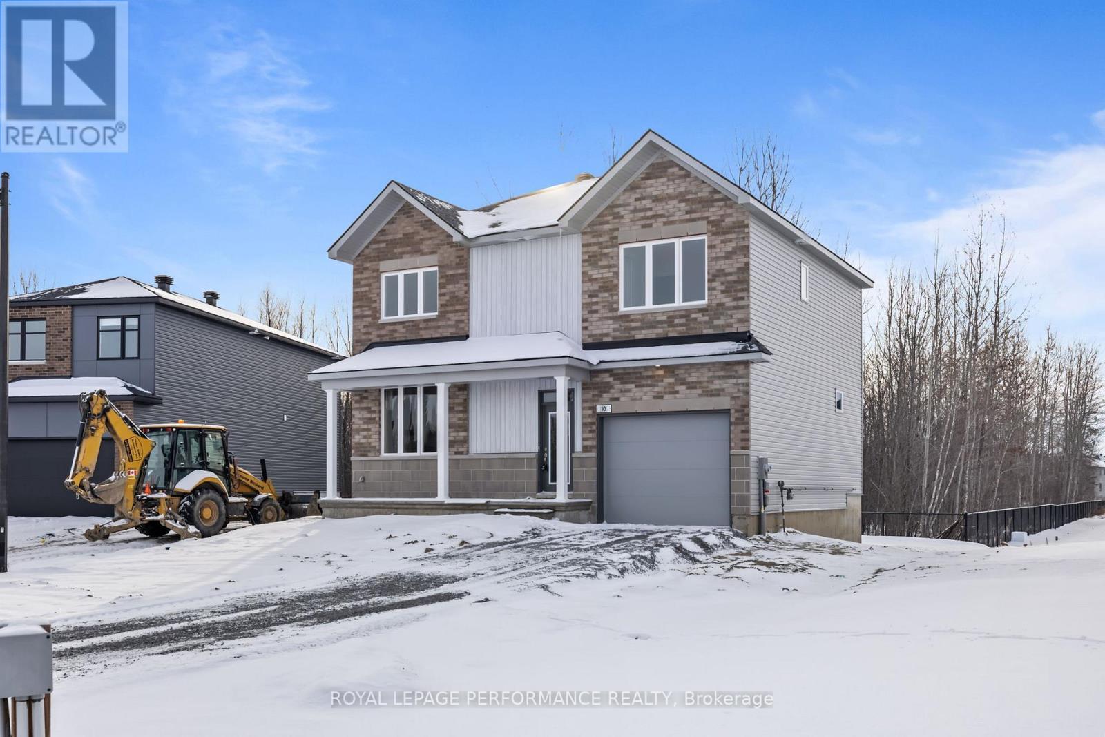 10 Academie Street, Russell, ON - Outdoor With Facade